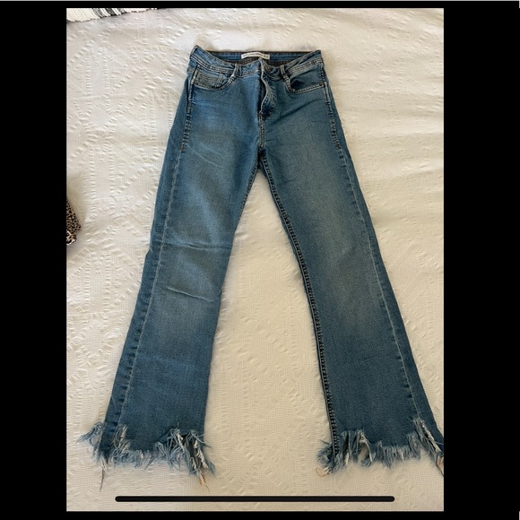 Zara Frayed Hem Jeans - Picture 1 of 1